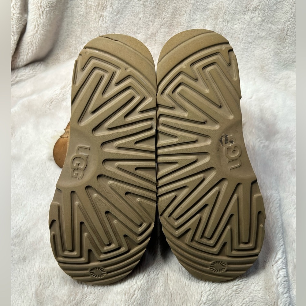 Ugg Bailey Botton womens size 5 - Picture 4 of 9
